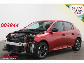 damaged passenger cars Peugeot e-208 EV Allure Avantage 51 kWh Cruise Navi Clima Apple/Android Camera PDC 2025/12