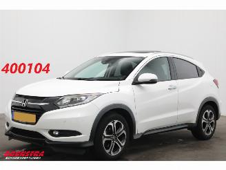 damaged passenger cars Honda Hr-v 1.5 i-VTEC Executive Pano Cruise Navi Clima SHZ Camera PDC 2015/9