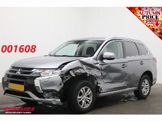 Mitsubishi Outlander 2.0 PHEV Business Edition 4x4 Camera AHK Clima Cruise Navi 2015/10