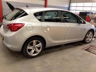 Opel Astra Astra J (PC6/PD6/PE6/PF6), Hatchback 5-drs, 2009 / 2015 1.4 Turbo 16V picture 3