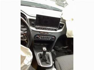 Kia Cee d Ceed (CDB5/CDBB), Hatchback 5-drs, 2018 1.0i T-GDi 12V picture 8