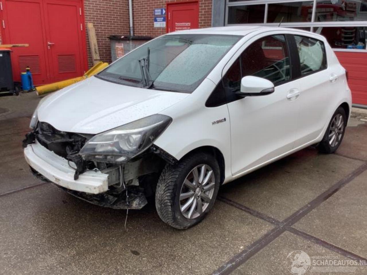 Toyota Yaris Yaris III (P13), Hatchback, 2010 / 2020 1.5 16V Hybrid