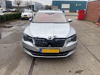skadebil auto Skoda Superb  2019/1