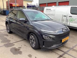 Vrakbiler auto Hyundai Kona Kona (OS), SUV, 2017 / 2023 64 kWh 2022/2