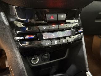 Peugeot 2008 1.2 PureTech 82 Allure Clima picture 20