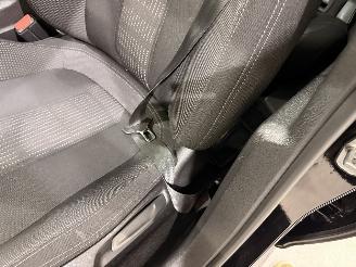 Peugeot 308 HB 1.2 Blue Lease Exe. Pano picture 16