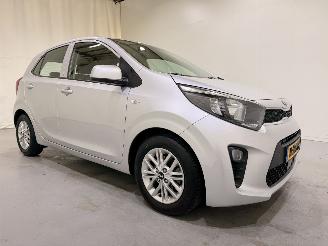 skadebil auto Kia Picanto 1.0 DynamicLine Airco 2021/12