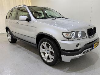 Damaged car BMW X5 4.4i V8 Automaat xDrive 2000/9
