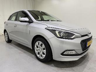 krockskadad bil auto Hyundai I-20 HB 1.2 i-Motion Airco 2015/7