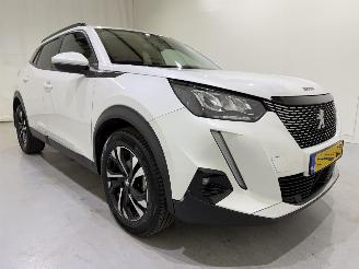 krockskadad bil auto Peugeot 2008 1.2 Blue Lease Allure 2021/10