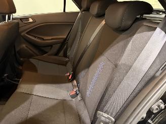 Hyundai I-20 1.2 Premium Passion Navi picture 23