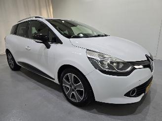 krockskadad bil auto Renault Clio Estate 0.9 TCe Night&Day 66kw Bjr.2014 2014/8