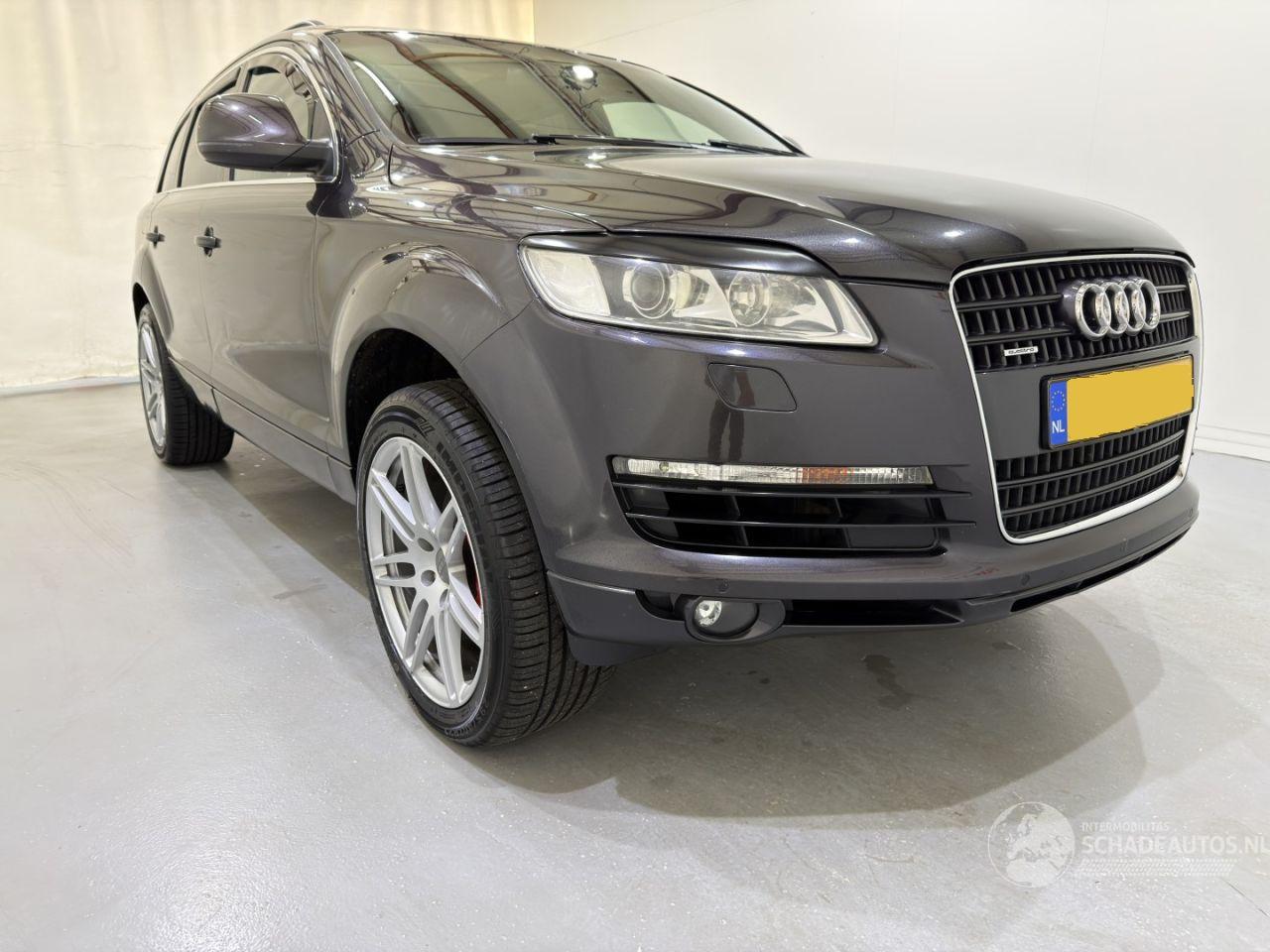 Audi Q7 4.2 FSI QUATTRO 5+2 Design