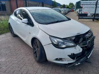 Vrakbiler auto Opel Astra Astra J GTC (PD2/PF2), Hatchback 3-drs, 2011 / 2018 1.4 Turbo 16V ecoFLEX 120 2014/7