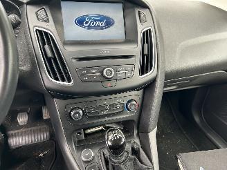 Ford Focus 1.0   5 Drs picture 8