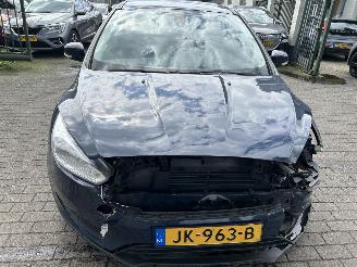 Ford Focus 1.0   5 Drs picture 3