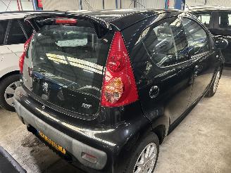 Peugeot 107 1.0-12V  XR   5 Drs picture 4