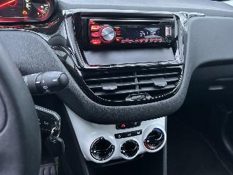 Peugeot 208 1.0   5 Drs   ( Motorschade ) picture 9