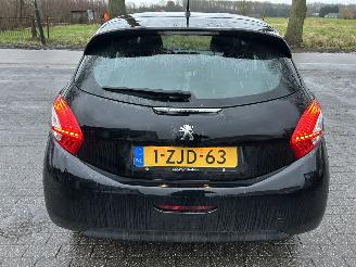 Peugeot 208 1.0   5 Drs   ( Motorschade ) picture 5