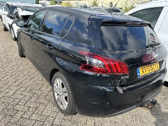 Peugeot 308 1.2 PureTech     5 Drs picture 5