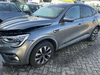 Schadeauto Renault Arkana 1.6  E-Tech Hybrid  Automaat 2022/10