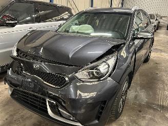 Vaurioauto  passenger cars Kia Niro 1.6 GDI Hybrid Dynamic Line Automaat 2018/5