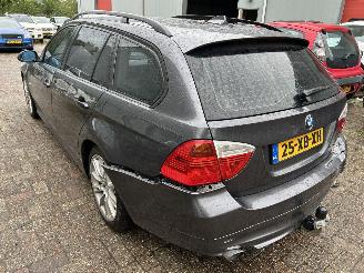 BMW 3-serie 318 D  Touring picture 5