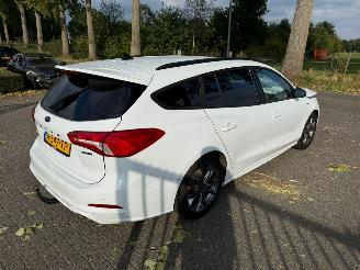 Ford Focus Stationcar 1.0  Hybrid  ST Line picture 4