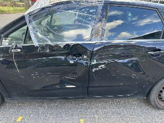 Citroën C4 1.2 PureTech Business  5 Drs picture 7