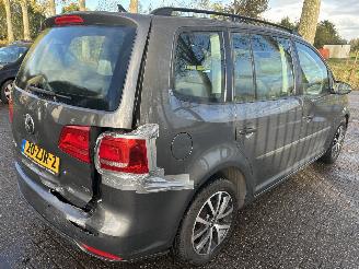 Volkswagen Touran 1.6 TDI  Automaat  ( 7 persoons ) picture 4
