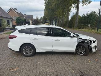 Ford Focus Sationcar 1.0 EcoBoost Hybrid Titanium  125 PK picture 4