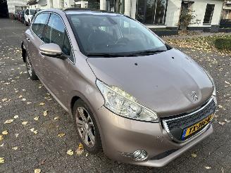 Peugeot 208 1.6 VTI  Allure  5 drs  ( Panoramadak- Leer ) picture 3
