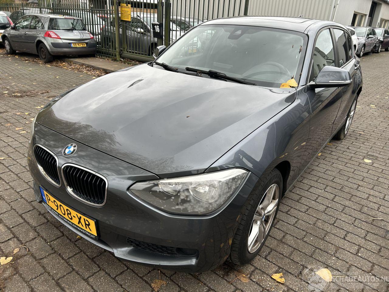 BMW 1-serie 116i   5 drs - schuifdak