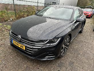 damaged passenger cars Volkswagen Arteon Shooting Break 1.4 TSI eHybrid R Line Business  Automaat 2023/5