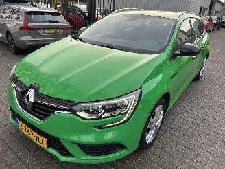 skadebil auto Renault Mégane 1.5 DCI  Stationcar 2020/9