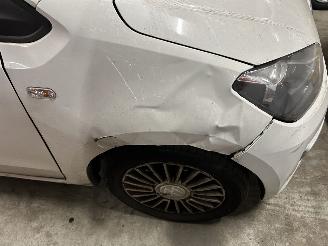 Volkswagen Up! 5 Drs picture 3