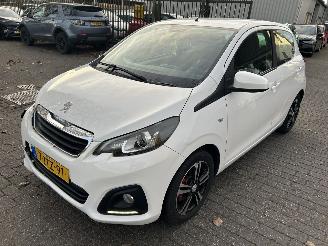 krockskadad bil auto Peugeot 108 1.0  e-VTI  Active 2015/3