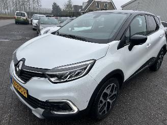 krockskadad bil auto Renault Captur 1.3 TCe  Intens  Automaat    ( 43455 Km ) 2019/3