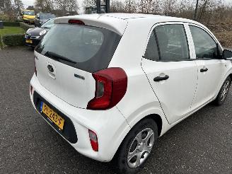 Kia Picanto 1.0 picture 3
