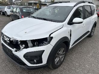 krockskadad bil auto Dacia Jogger 1.0 Bi-Fuel Comfort  ( 7 persoons- LPG ) 2023/1