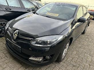 Auto incidentate Renault Mégane 1.2 TCe Limited  5 drs 2015/9