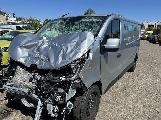 krockskadad bil bedrijf Renault Trafic 2.0 DCI  T30  L2 2024/11