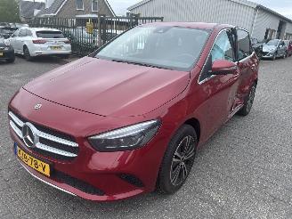 skadebil auto Mercedes B-klasse 200  Premium Plus  Automaat    ( 27813 Km ) 2020/3