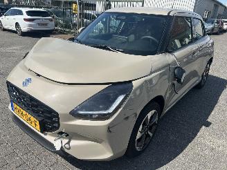 skadebil auto Suzuki Swift 1.2 Automaat Hybrid  Style  ( 3552 Km ) 2025/7