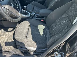 Opel Astra 1.4 Turbo   5 Drs picture 8