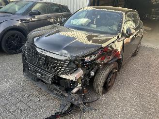 Schadeauto Peugeot 2008 1.2 PurTech Active 2024/5