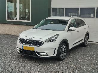 Unfallwagen Kia Niro 1.6 GDi Hybrid ExecutiveLine 2016/11
