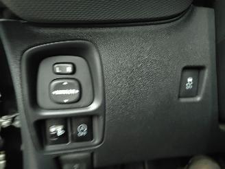 Peugeot 108 1.0 e-VTI Allure Clima Cruise picture 17