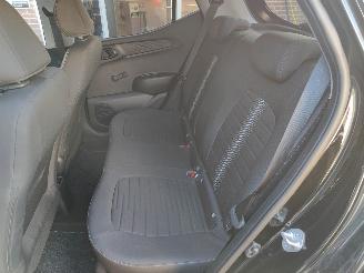 Hyundai I-10 1.0 Premium Cruise picture 22