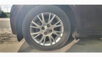 Toyota iQ  picture 12